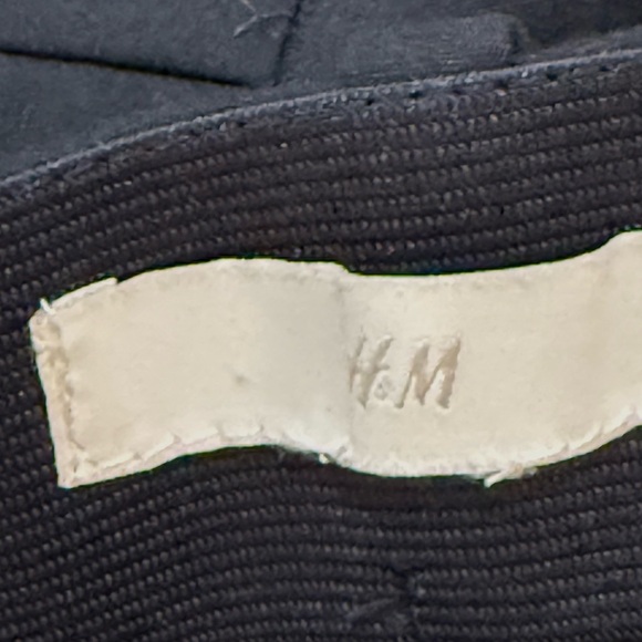 H&M Dark Navy Blue Women's Pants with pockets sliming sz 6 - Picture 10 of 10